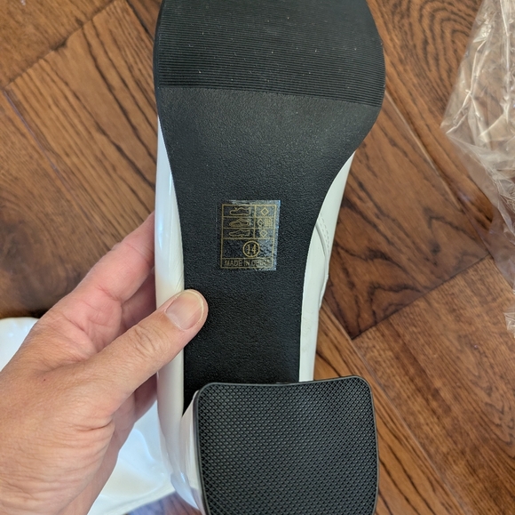 NWT Ellie 3" White Faux Patent Leather Gogo Knee High Zip Boots Size 14 Ladies - Picture 5 of 7